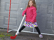 girl-hockey3_220w